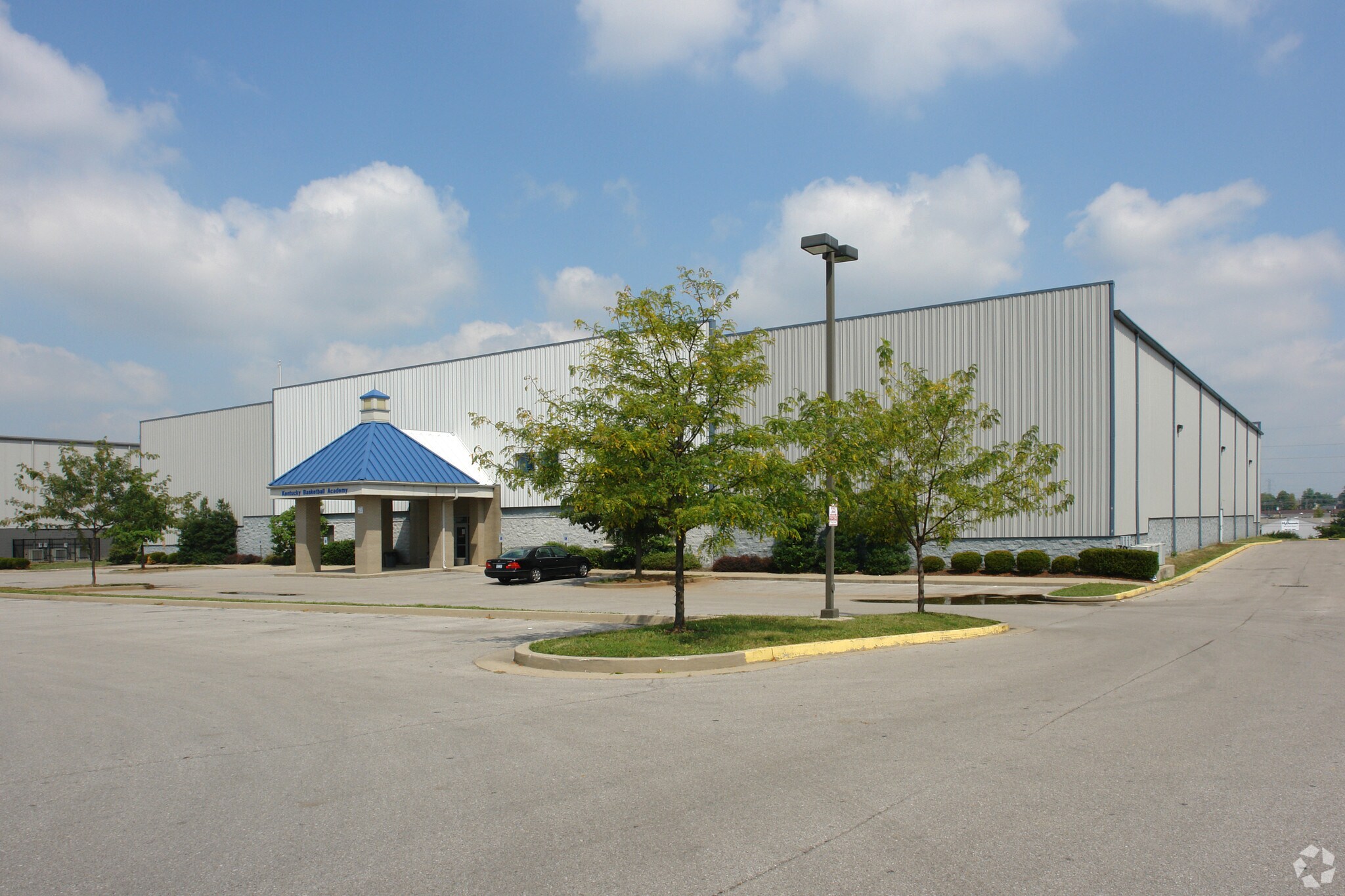 273 Ruccio Way, Lexington, KY for sale Primary Photo- Image 1 of 1