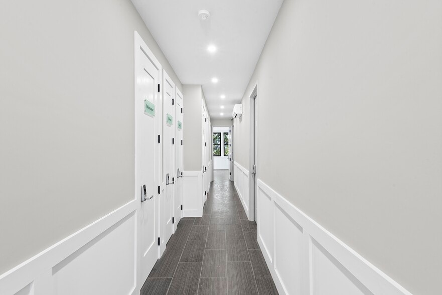 31-53 Steinway St, Astoria, NY for sale - Interior Photo - Image 3 of 15