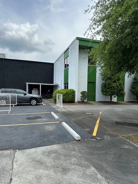 125 Ottley Dr NE, Atlanta, GA for lease - Building Photo - Image 3 of 5