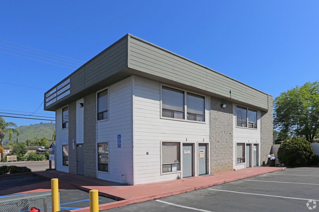 1027 Greenfield Dr, El Cajon, CA 92021