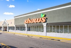 Shaw's Plaza Raynham - Drive Through Restaurant
