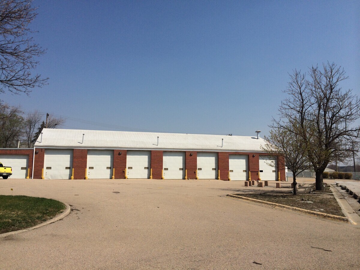 2101 Woolworth Ave, Omaha, NE 68108