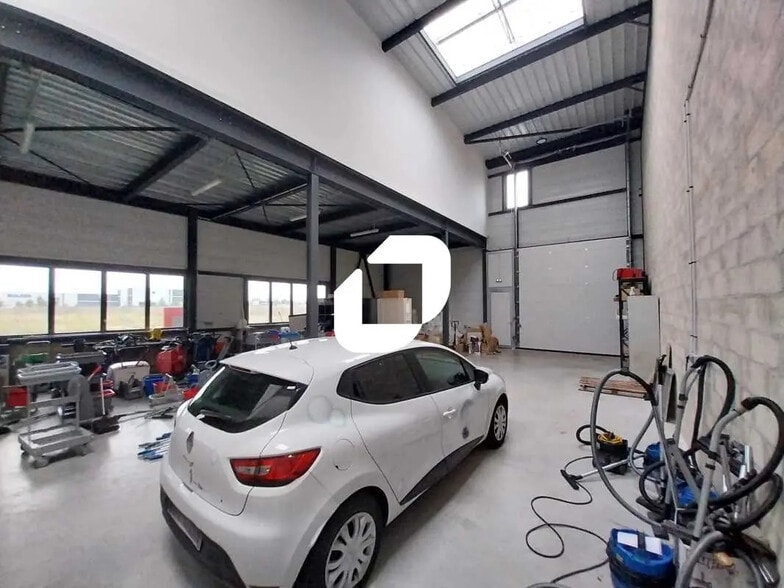 10 Boulevard De La Communauté, Buchelay for lease - Interior Photo - Image 1 of 9