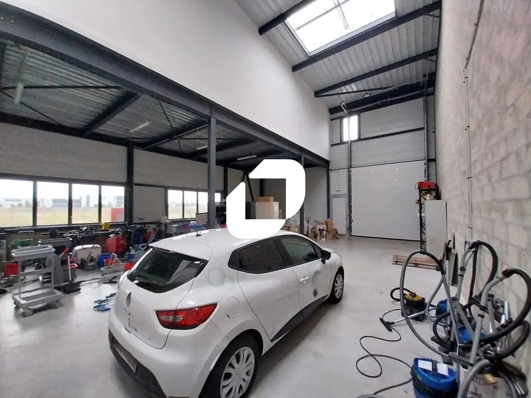 10 Boulevard De La Communauté, Buchelay for lease Interior Photo- Image 1 of 10