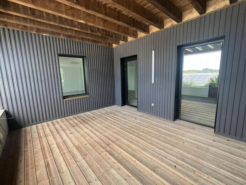 Retail in Anglet for lease - Interior Photo - Image 3 of 3