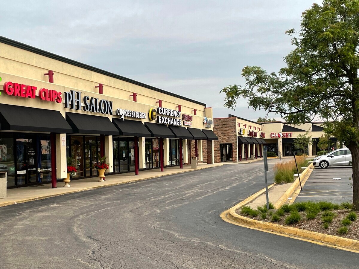 1300 N Roselle Rd, Schaumburg, IL 60195