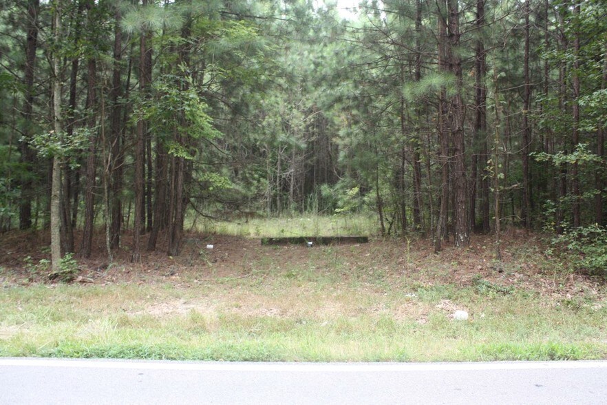 1690 Lake Rd, Hiram, GA 30141