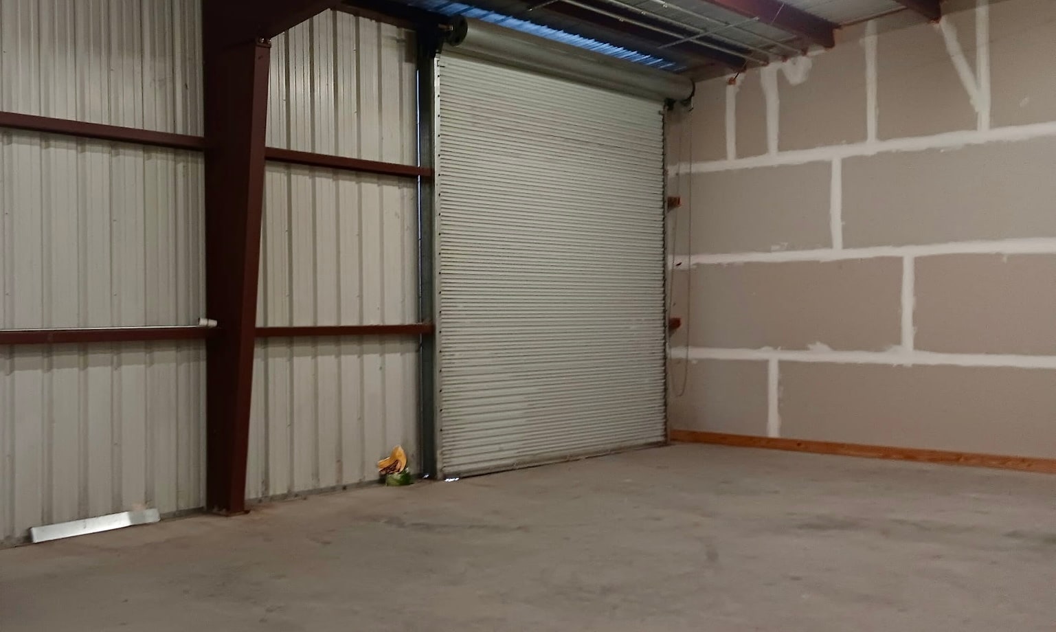 11075 Eastex Fwy, Beaumont, TX for lease Interior Photo- Image 1 of 5