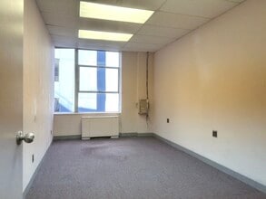 190 E Post Rd, White Plains, NY for lease Interior Photo- Image 1 of 6