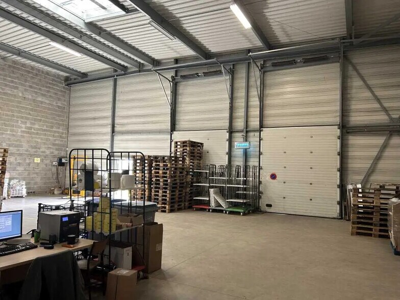 Flex in Saint-Herblain for lease - Interior Photo - Image 2 of 7