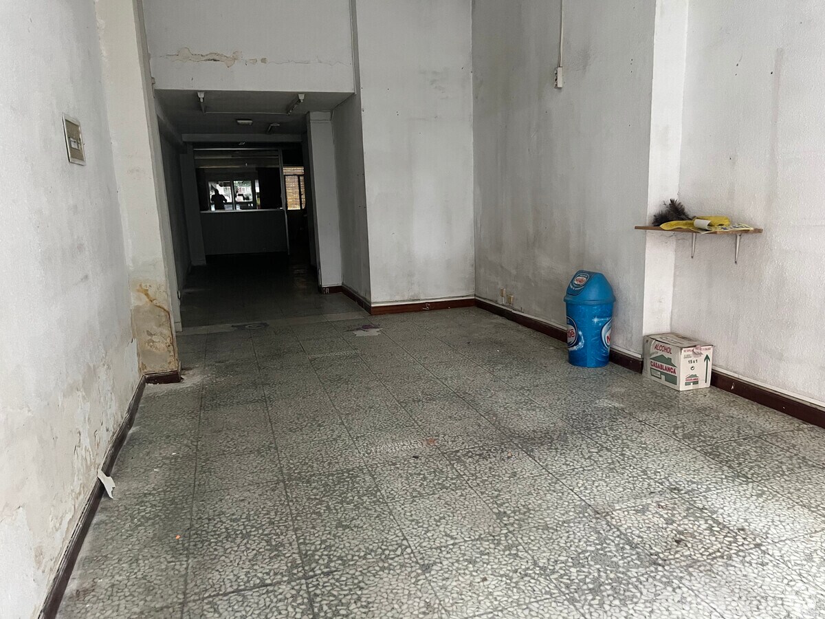 Calle de San Lamberto, 13, Madrid, MAD 28017 - - - Interior Photo - Image 1 of 12