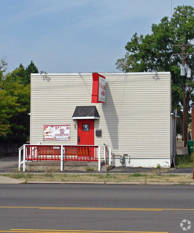 2341 S Smithville Rd, Dayton, OH 45420