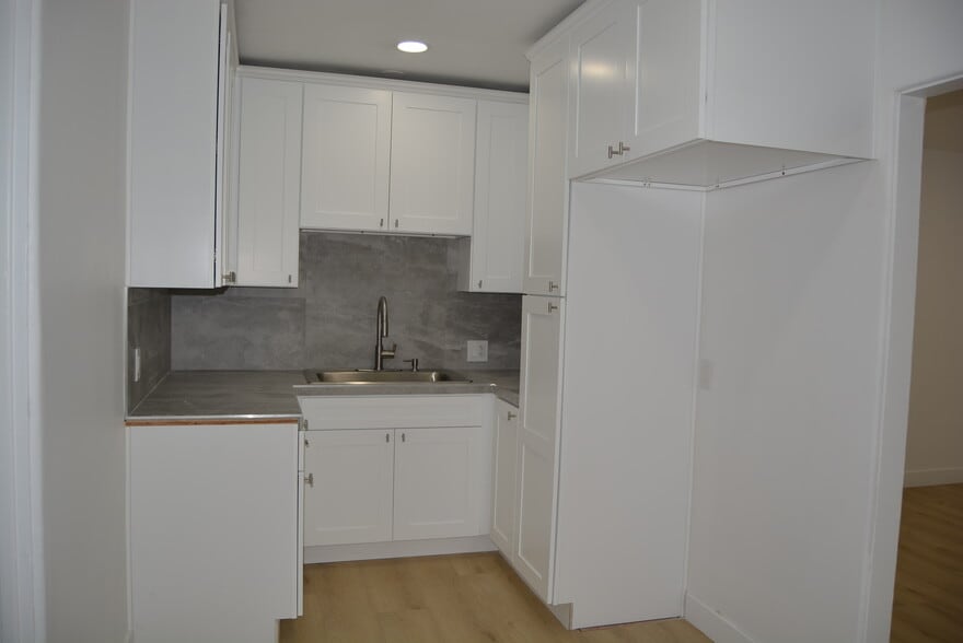 4224 Overland Ave, Culver City, CA for lease - Building Photo - Image 3 of 10