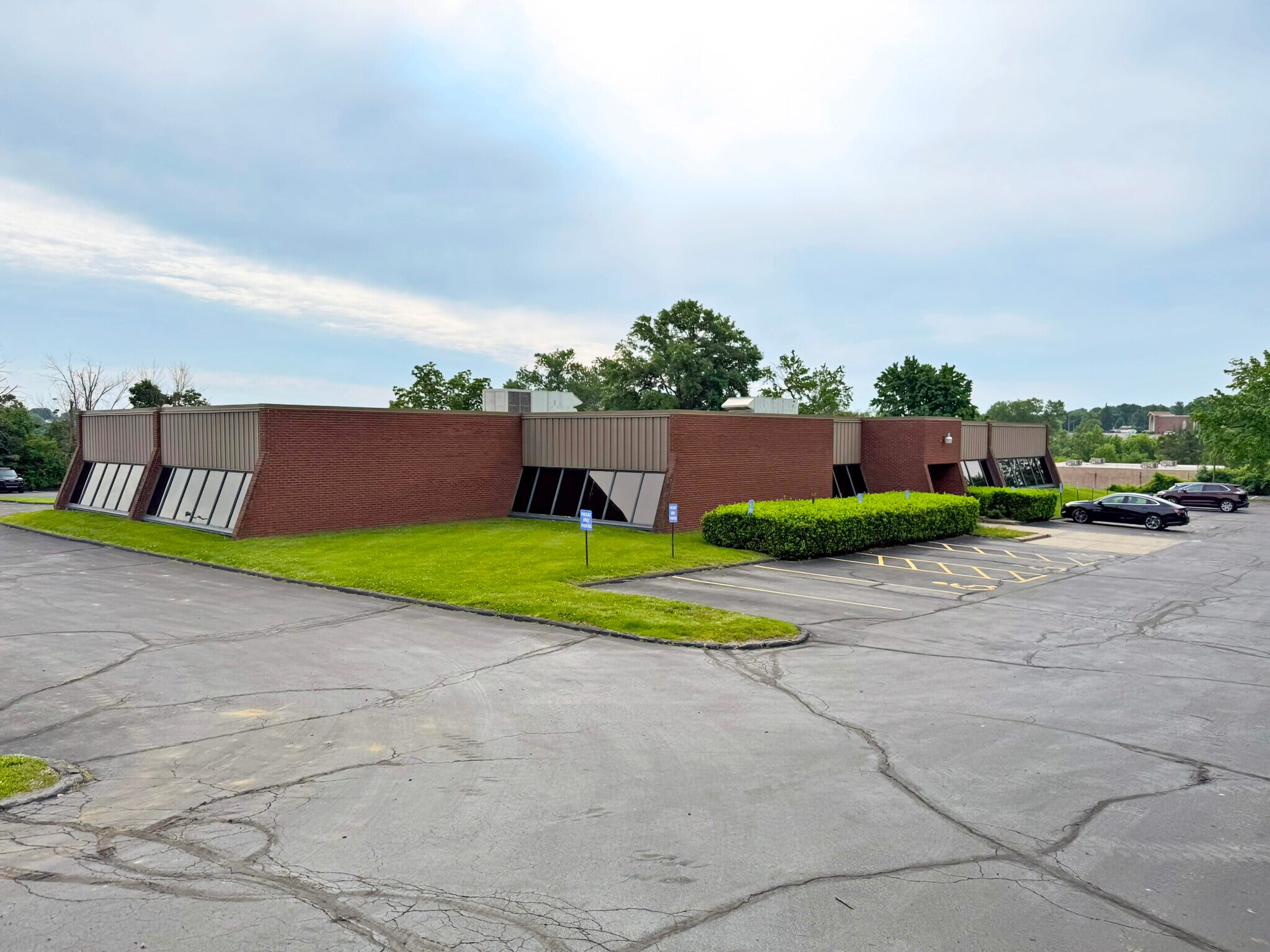 3394 Mckelvey Rd, Bridgeton, MO for lease Building Photo- Image 1 of 4