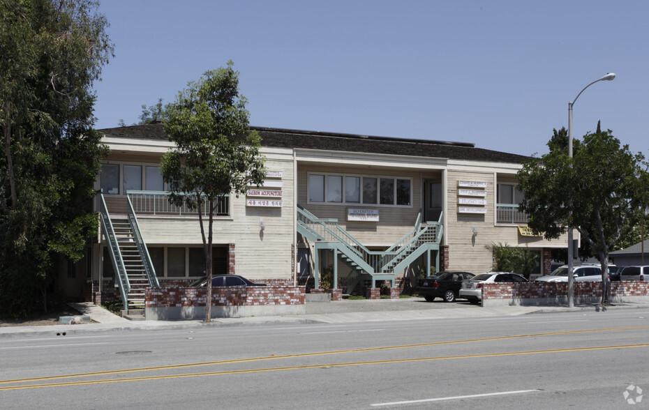 14351 Red Hill Ave, Tustin, CA for lease - Building Photo - Image 2 of 4