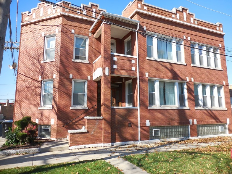 Multifamily in Chicago, IL for sale - Primary Photo - Image 1 of 1