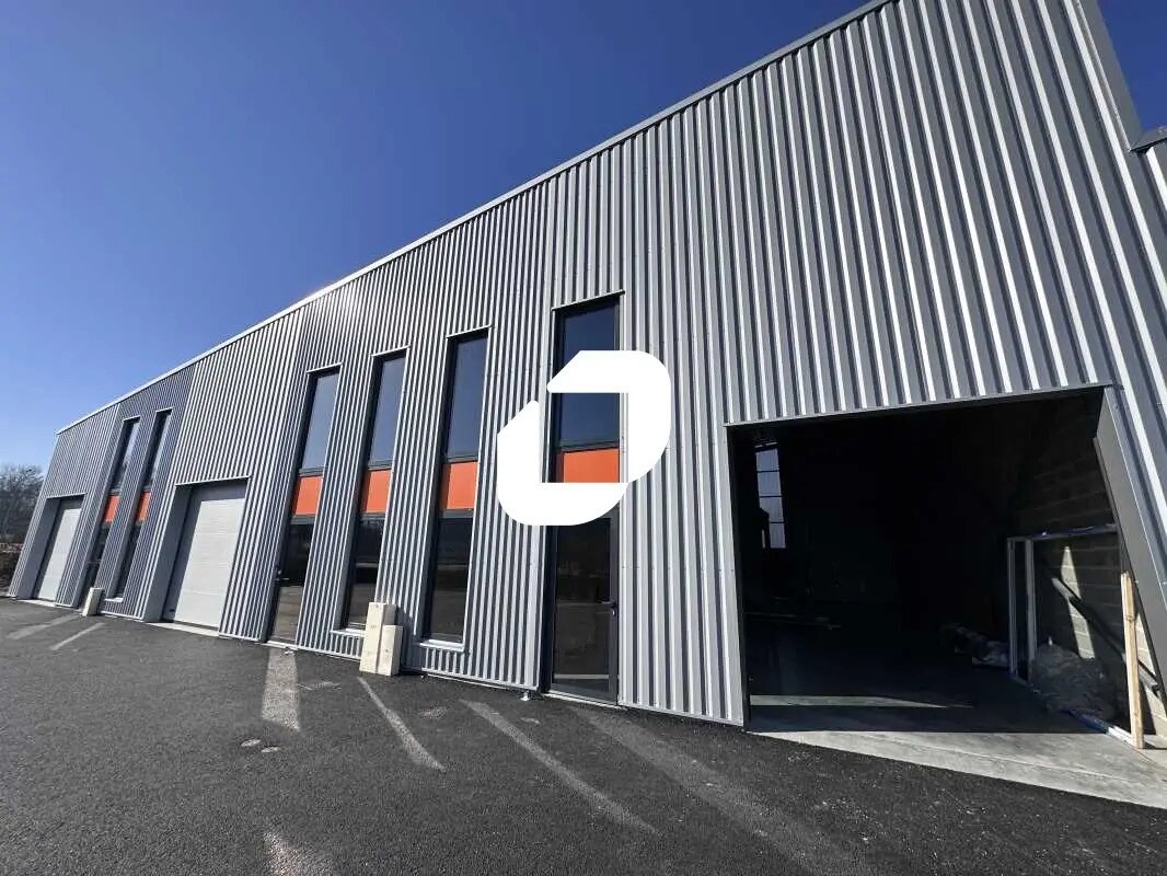 Flex in Beychac-et-Caillau for lease Building Photo- Image 1 of 6