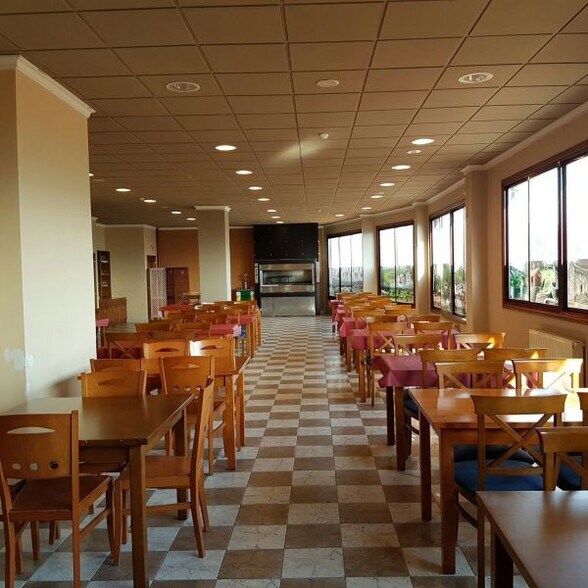 Retail in Mondariz, Pontevedra for sale - Interior Photo - Image 3 of 4