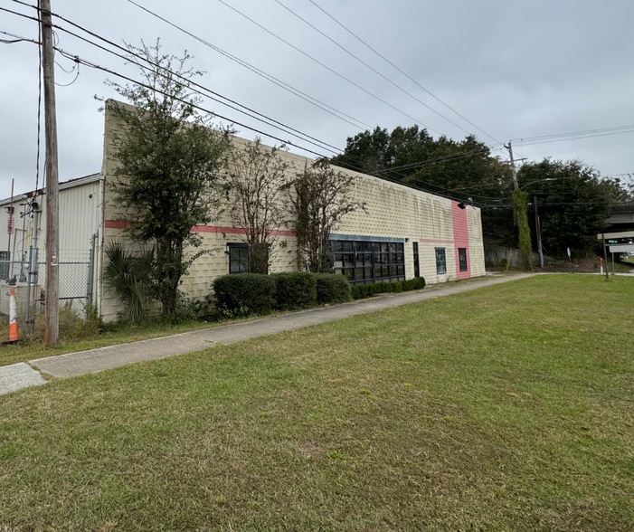 4767 Rivers Ave, Charleston, SC for lease - Building Photo - Image 1 of 18