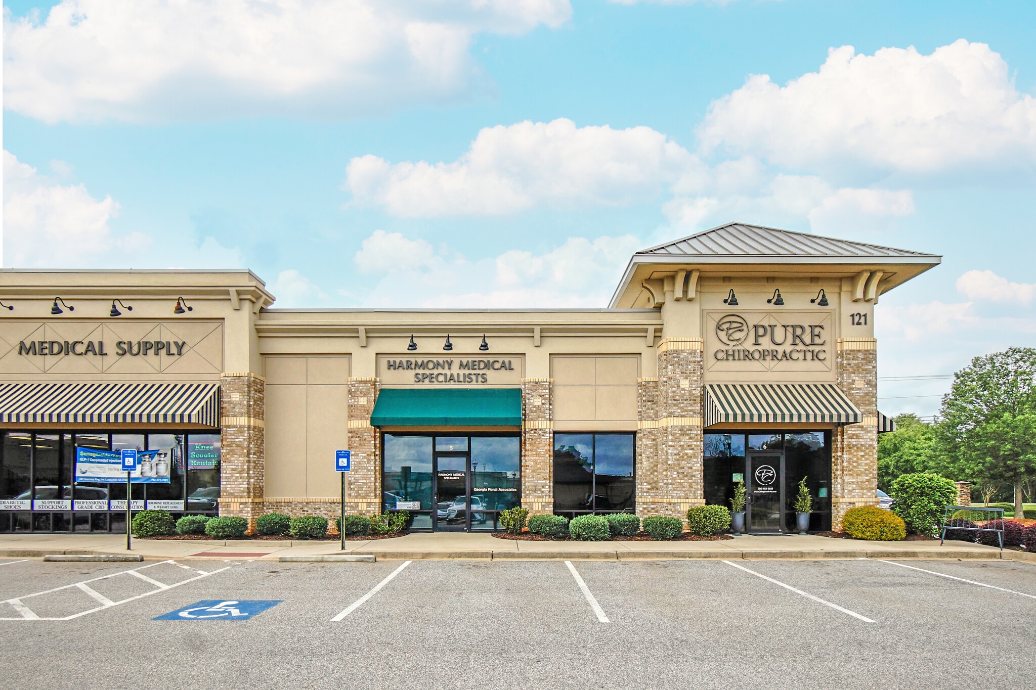 121 Harmony Crossing, Eatonton, GA for lease Interior Photo- Image 1 of 11