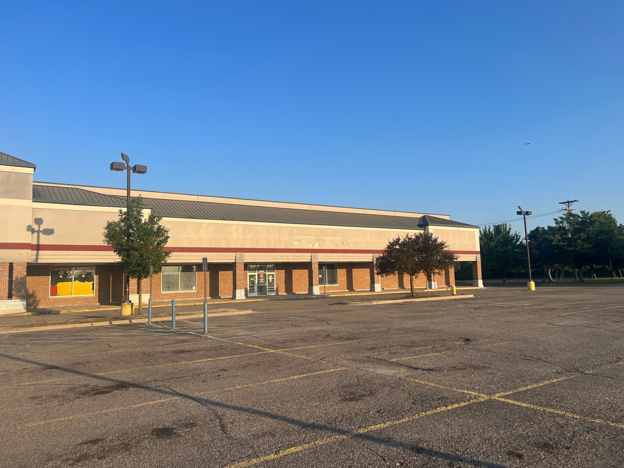 9830-9860 Telegraph Rd, Taylor, MI for lease Building Photo- Image 1 of 5