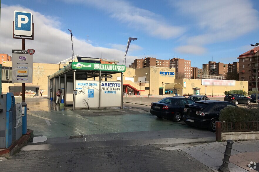 Calle de Simón Hernández, 51, Móstoles, Madrid for sale - Building Photo - Image 2 of 2