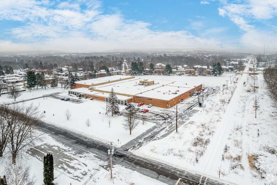 200 Boul Grand N, Cowansville, QC for lease - Aerial - Image 3 of 44