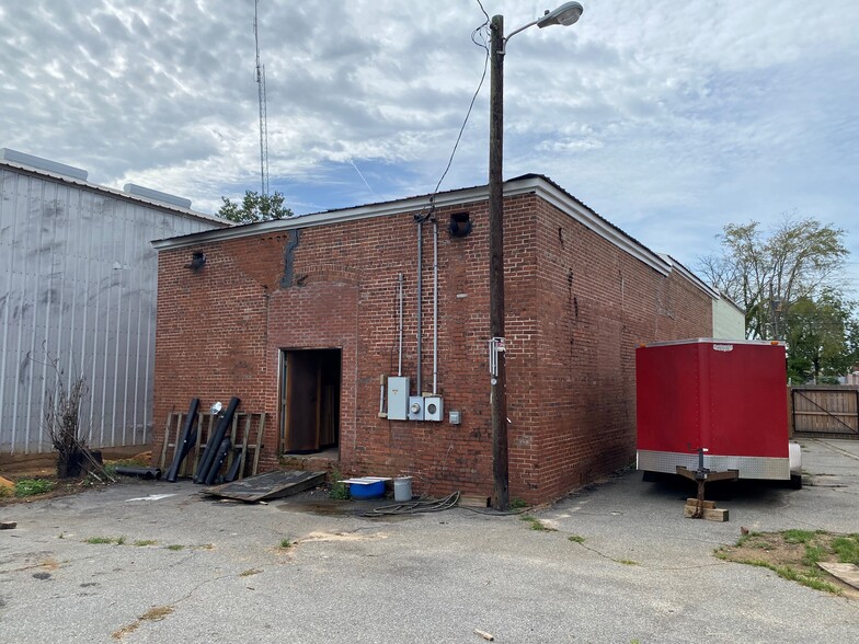62 Commerce St, Hawkinsville, GA for sale - Building Photo - Image 2 of 3