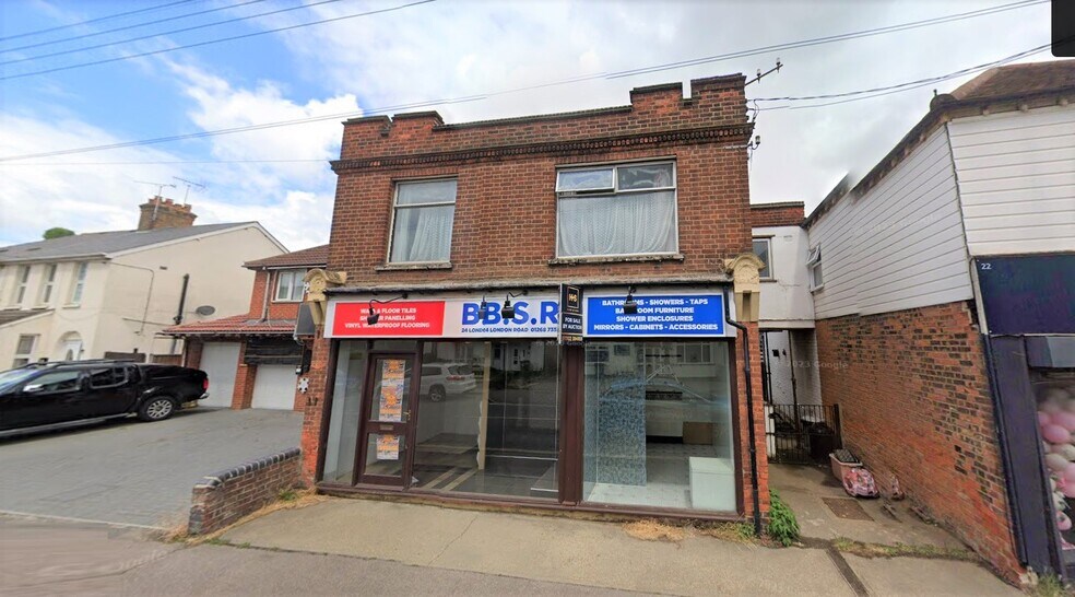 24 London Road, Wickford for sale - Primary Photo - Image 1 of 1