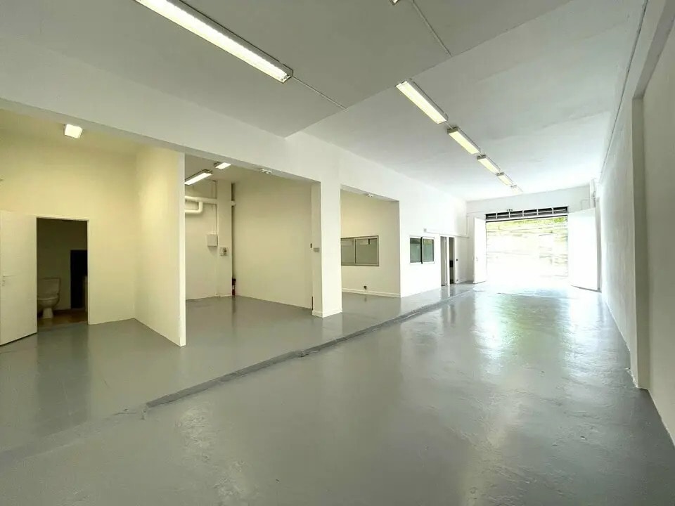 Industrial in Antibes for sale Interior Photo- Image 1 of 10