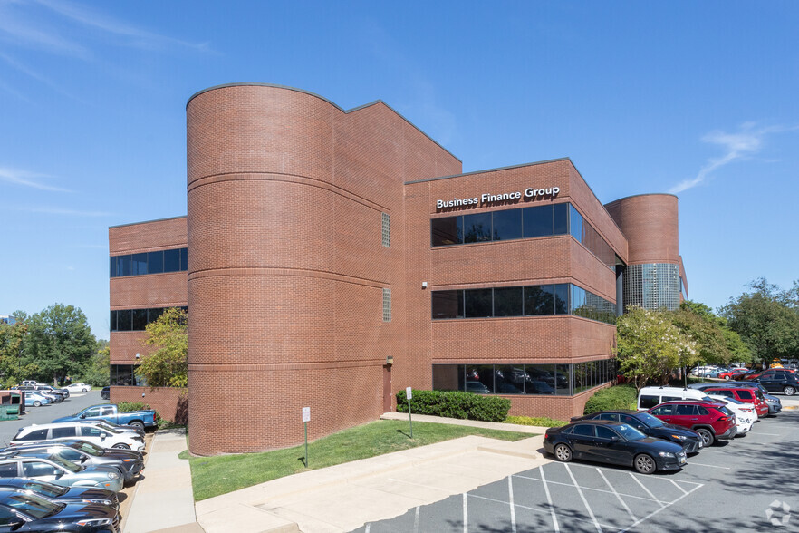 3930 Pender Dr, Fairfax, VA for lease - Building Photo - Image 1 of 9