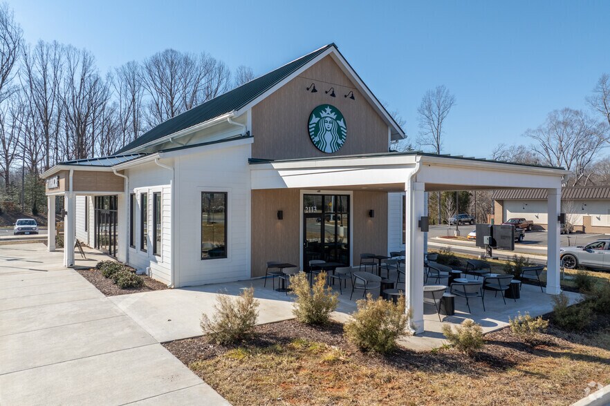 2113 Anderson Hwy, Powhatan, VA for sale - Primary Photo - Image 1 of 1