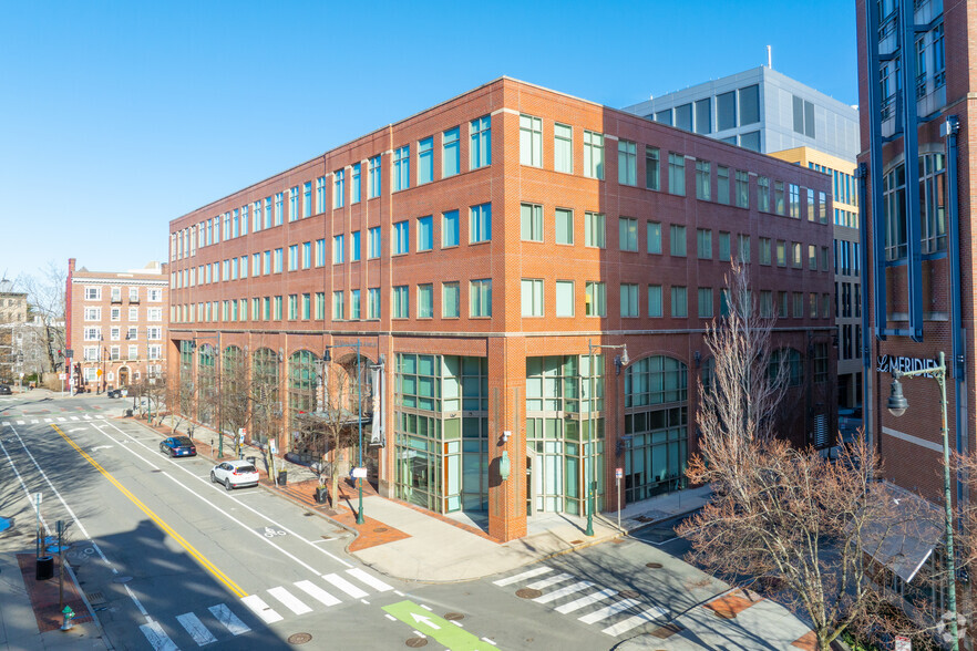 350 Massachusetts Ave, Cambridge, MA for lease - Building Photo - Image 1 of 4