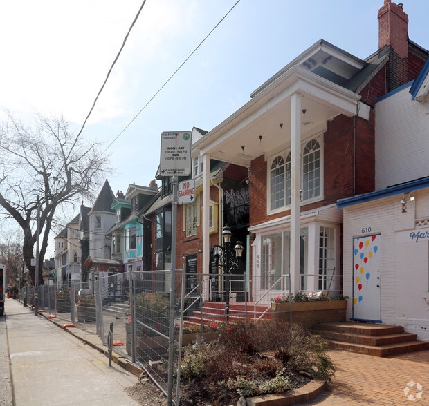 596 Markham St, Toronto, ON for lease - Building Photo - Image 2 of 2