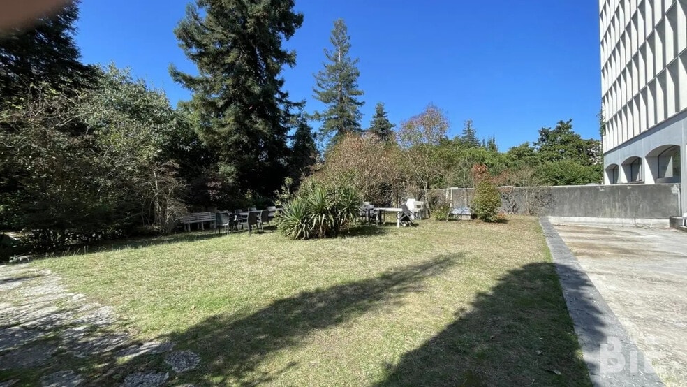 Office in Bordeaux for lease - Building Photo - Image 3 of 8