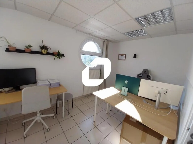 3 Avenue Du 8 Mai 1945, Échirolles for lease - Interior Photo - Image 3 of 18