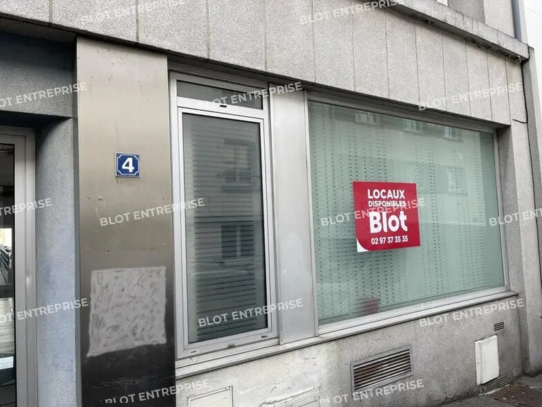 Office in Lorient for lease - Building Photo - Image 1 of 12