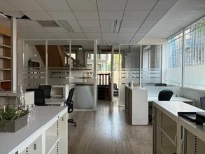 Office in Lyon for lease Interior Photo- Image 2 of 8