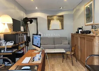 Retail in Paris for lease Interior Photo- Image 1 of 5