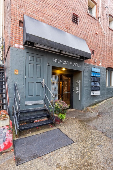 3516 Fremont Pl N, Seattle, WA for lease - Building Photo - Image 2 of 30