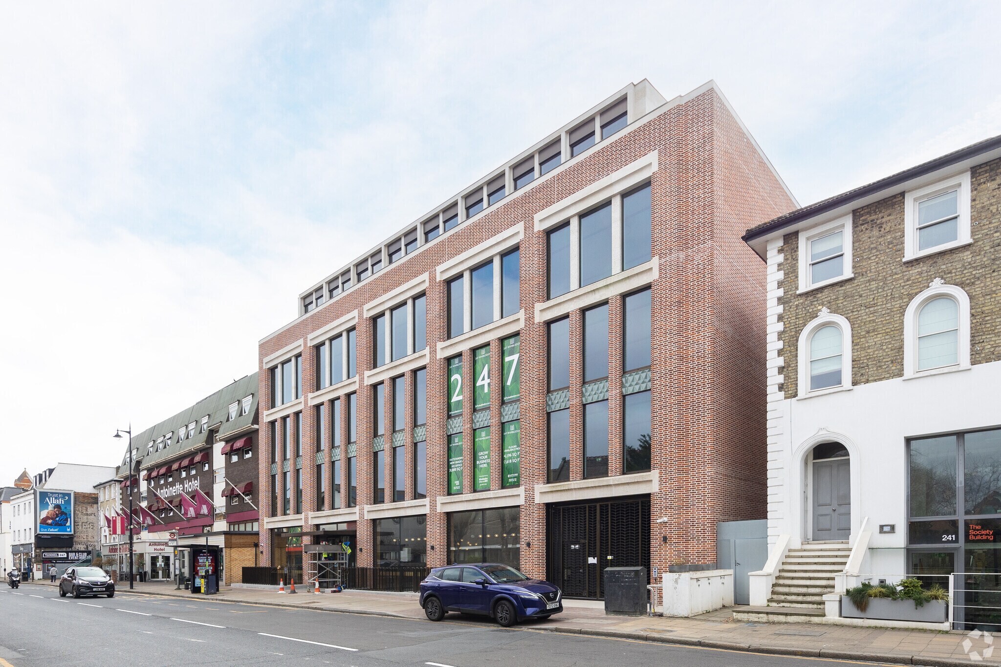 247 The Broadway, London for lease Primary Photo- Image 1 of 4