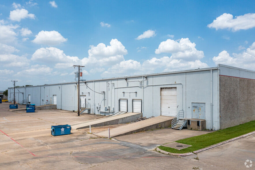 6420-6428 Wuliger Way, North Richland Hills, TX for lease - Building Photo - Image 2 of 5