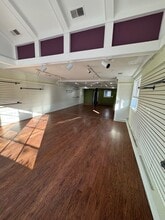 32716-32744 Franklin Rd, Franklin, MI for sale Interior Photo- Image 1 of 6