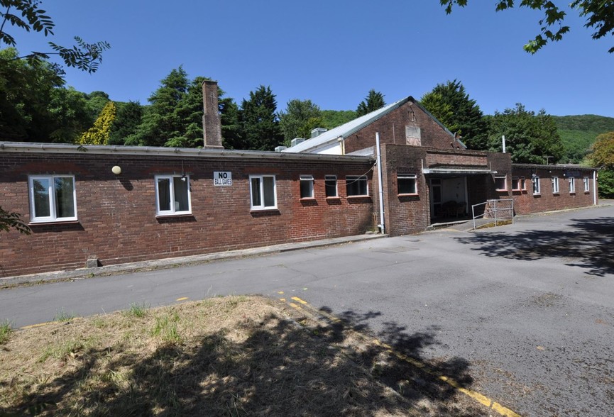 Llanmiloe, Carmarthen for lease - Primary Photo - Image 1 of 2