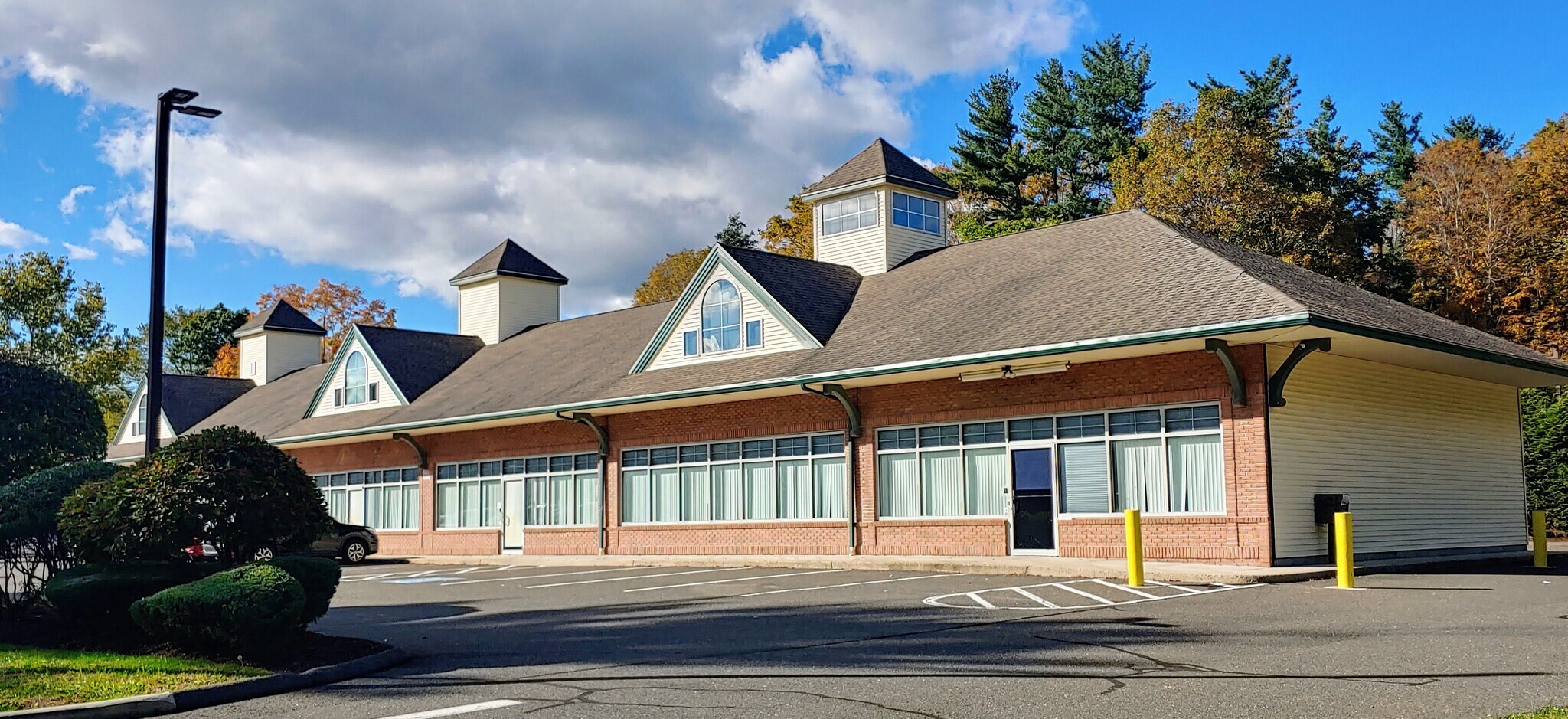 84 Oxford Rd, Oxford, CT for sale Building Photo- Image 1 of 1