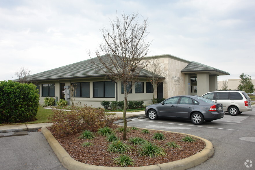 1651 Clyde Morris Blvd, Daytona Beach, FL for lease - Building Photo - Image 1 of 5