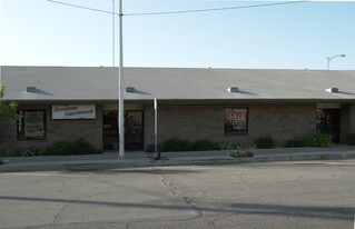 1680 12th St, Reedley CA - Storefront Property
