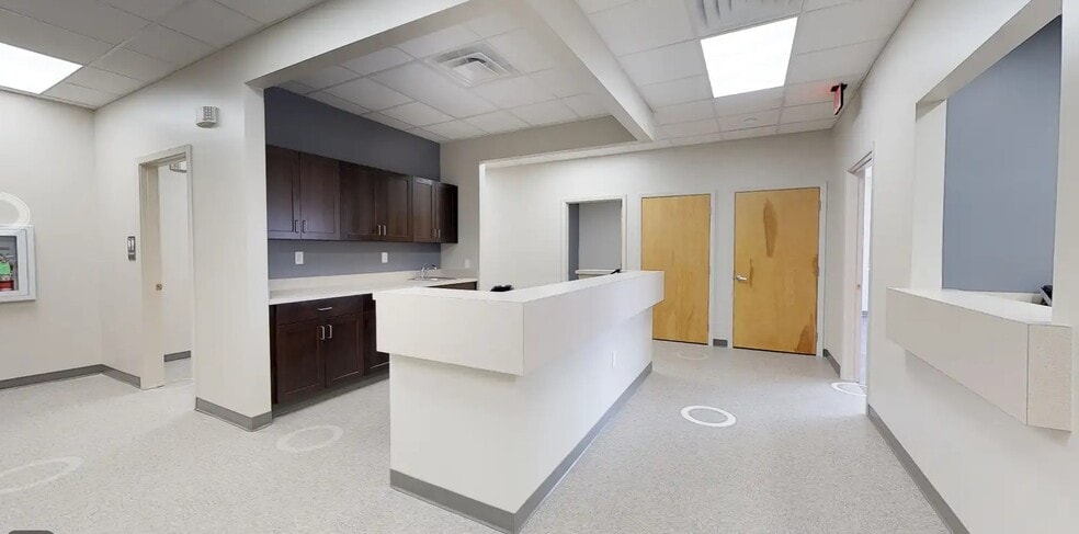 5207 Essen Ln, Baton Rouge, LA for lease - Interior Photo - Image 3 of 34