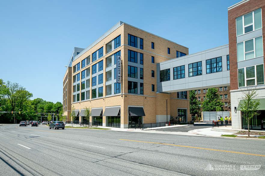 12301 Cedar Rd, Cleveland Heights, OH for lease - Building Photo - Image 3 of 4