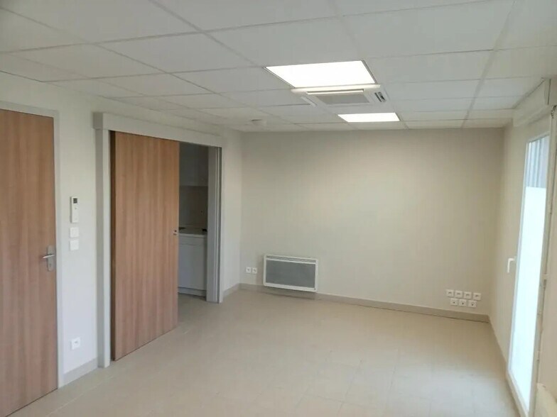 151 Route De Marboz, Foissiat for lease - Interior Photo - Image 3 of 7